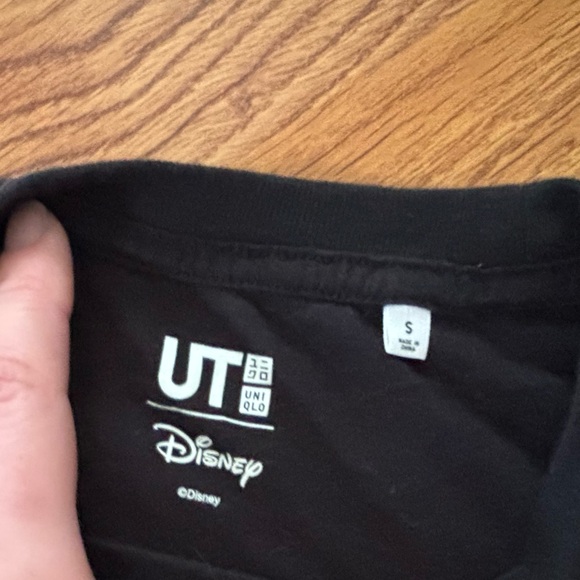 Uniqlo Disney Black Snow White Graphic Tee with White and Red Details - Picture 3 of 3